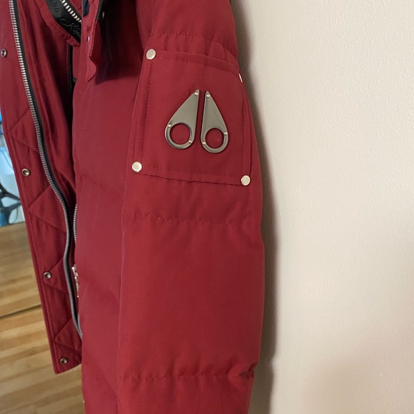 This lovely  moose knuckle coat was only worn once it is perfect for fall - Picture 3 of 4